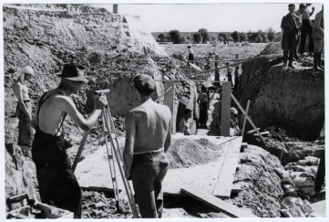 Logor Jasenovac, geodeti na građevinskim radovima
